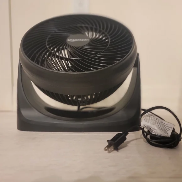 AmazonBasics Black Table Fan - Picture 2 of 4